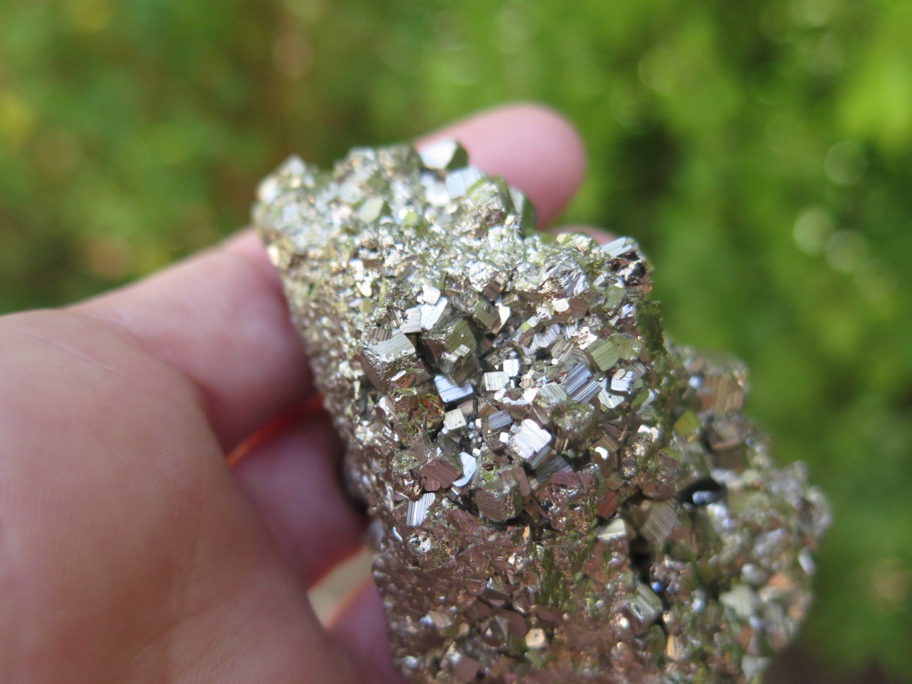 Mineralien & Heilsteine: Pyrit sehr glänzend von Peru – Gebraucht aus Schaffhausen von Yamakana51L8736OQ8 6