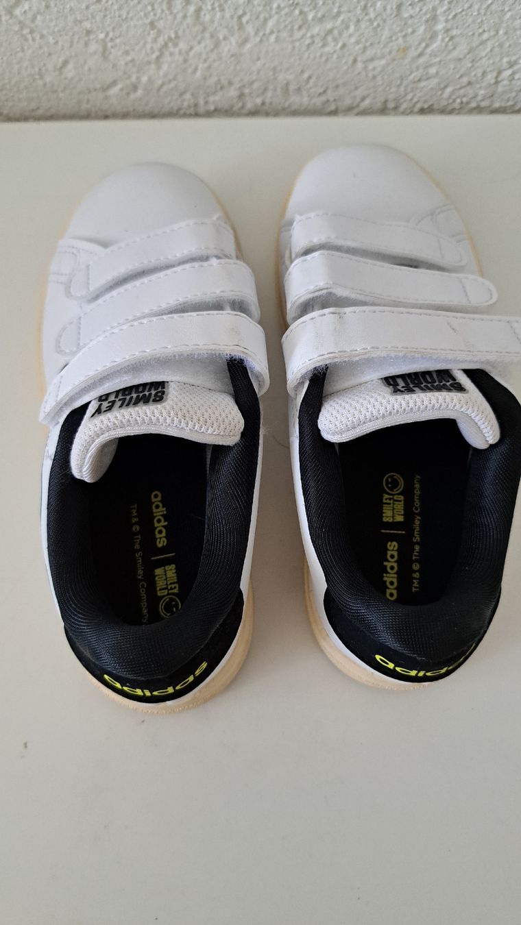 Adidas Schuhe für Jungen: Adidas Sneakers White Smiley World Size 30 – Gebraucht aus Thun von tan_2kvt 3
