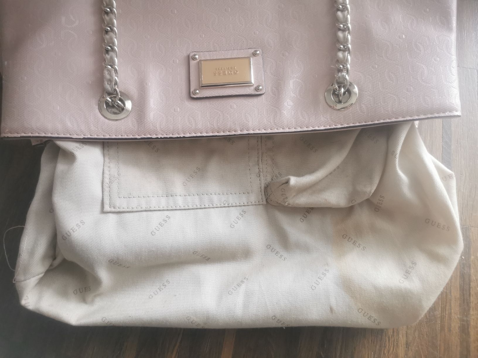 Taschen für Damen: Guess Tasche Est. 1981 – Gebraucht aus Zürich von ssi_6pt7 2