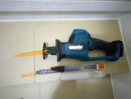 Säbelsäge mit Sägeblätter (makita 18v kompatib.) ohne Akkus
