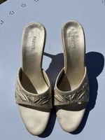 Mules Frette soie ivoire, brodé de perles taille 38 