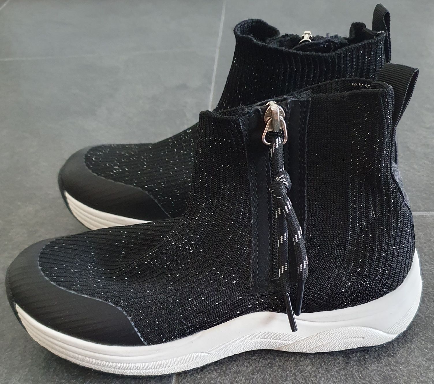 Scarpe per ragazze: Chaussures montantes noires à fermeture éclair, taille 31 – Nuovo (secondo la descrizione) da Prilly venduto da jmf1970