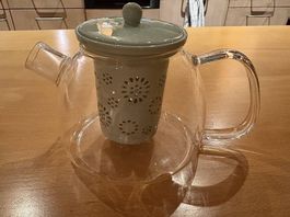 Teekanne Glas und Keramik