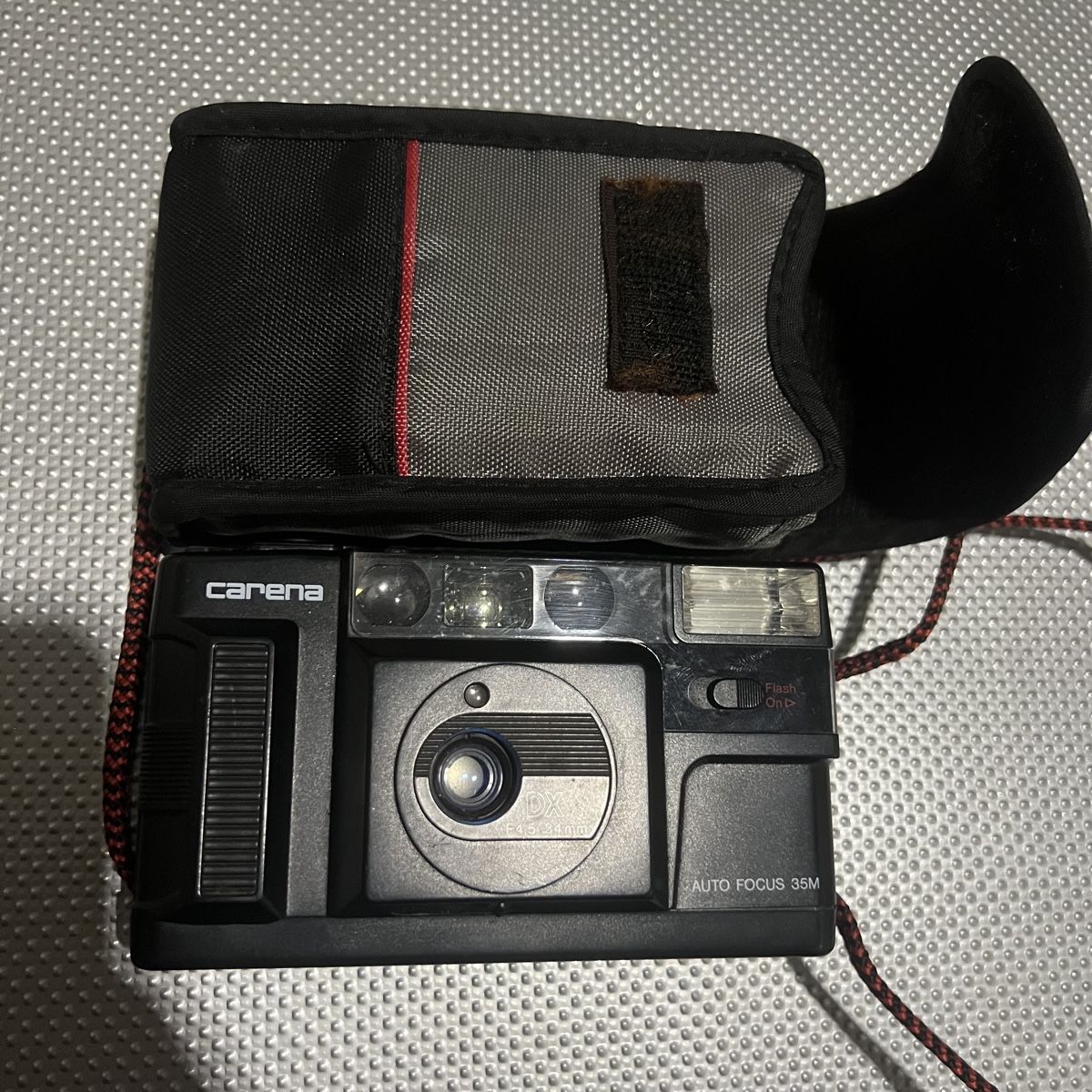 Carena Fotocamera: Carena Auto Focus 35mm Kamera mit Tasche – Difettoso da Unterkulm venduto da Sita013