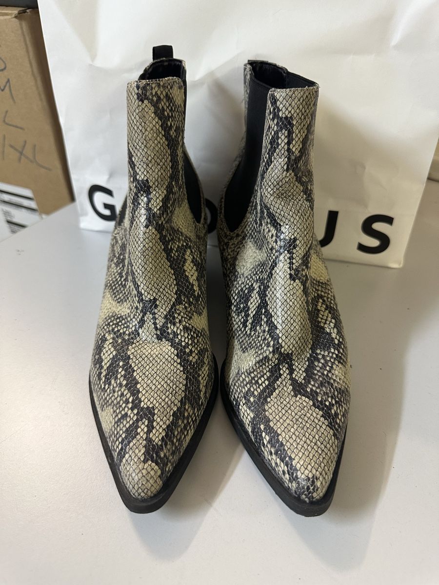 Scarpe da donna: Stiefeletten aus Kunstleder – Nuovo (secondo la descrizione) da Muttenz venduto da Tschulietta_105 1