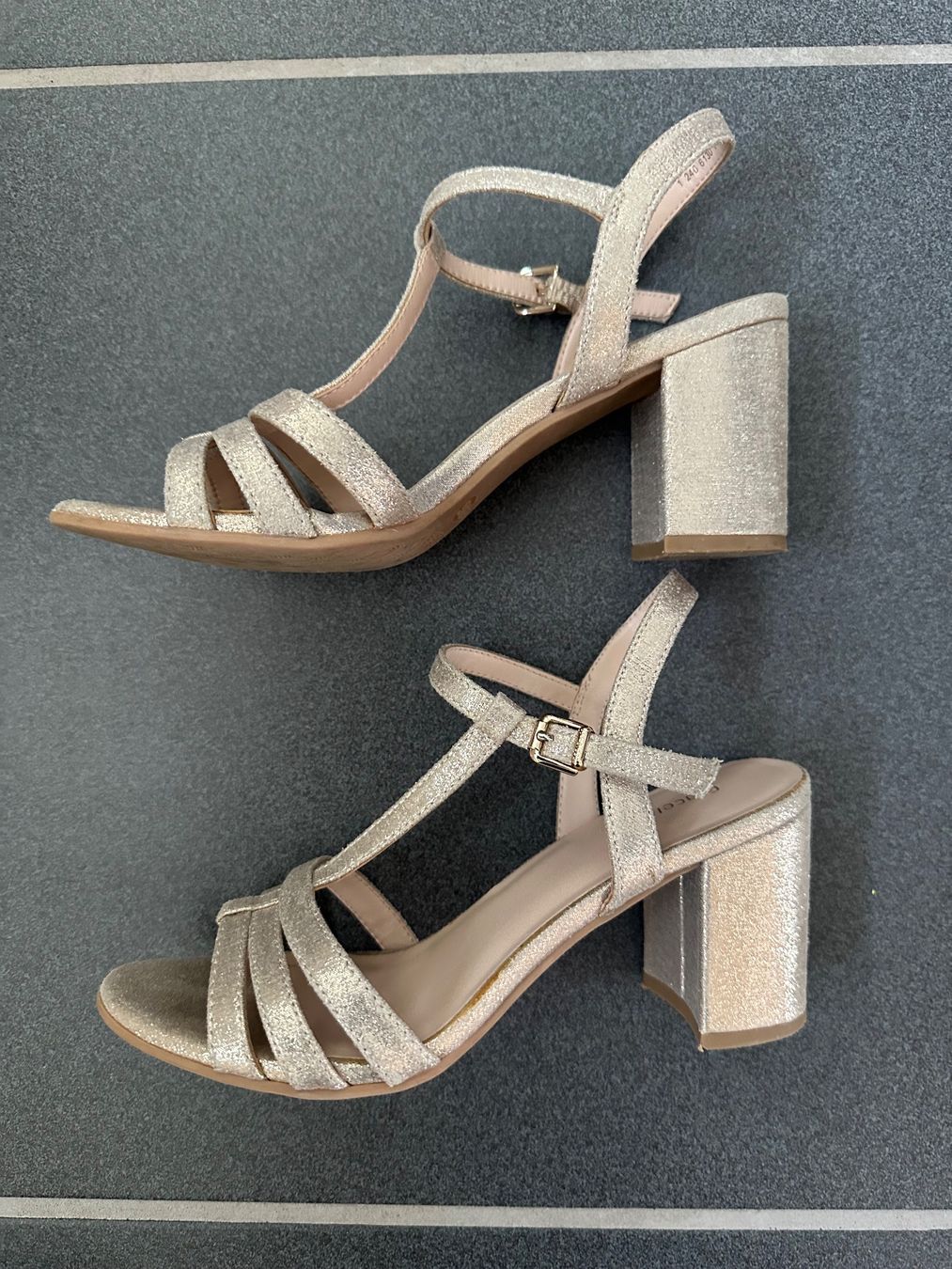 Scarpe per ragazze: 5 Paar Mädchen Sommer Schuhe Gr.36 – Usato da Jonschwil venduto da Tschibo73 2