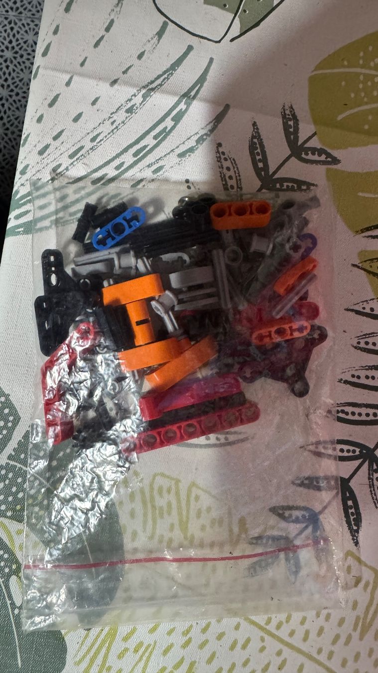 Lego Baukästen: Lego Technic Set 9394 Jet Plane und 3 Autos – Gebraucht aus Walzenhausen von -Ballu- 7