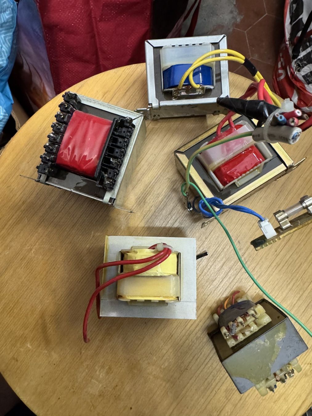 Componenti elettronici: Transformatoren 5 Stück verschiedene – Usato da Zürich venduto da bigboss 1