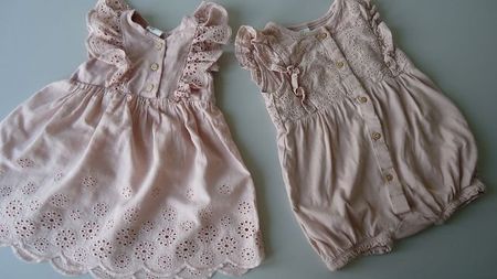 Kleider Set Mädchen Grösse 68/74 Rosa Stickerei guter Zusta.