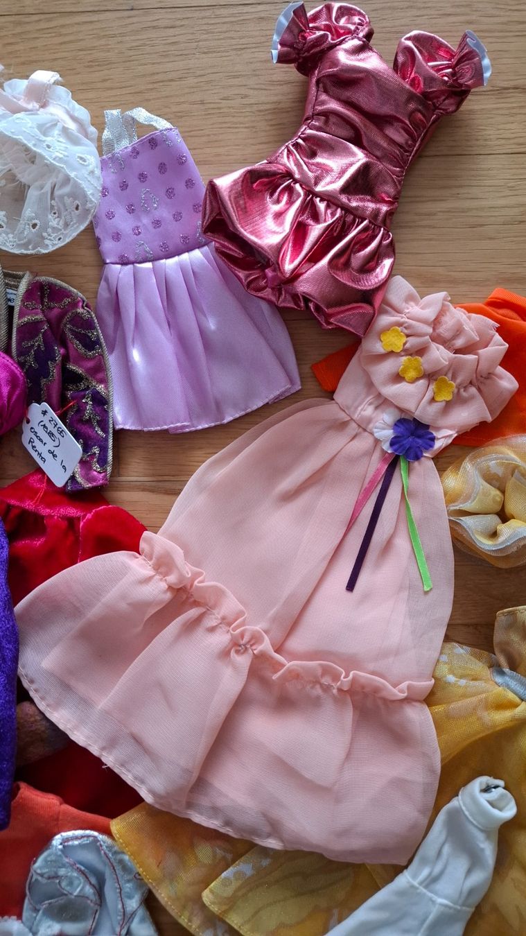 Puppen: Vintage-Kleiderlot – Gebraucht aus Frauenfeld von PaperPlane63 2
