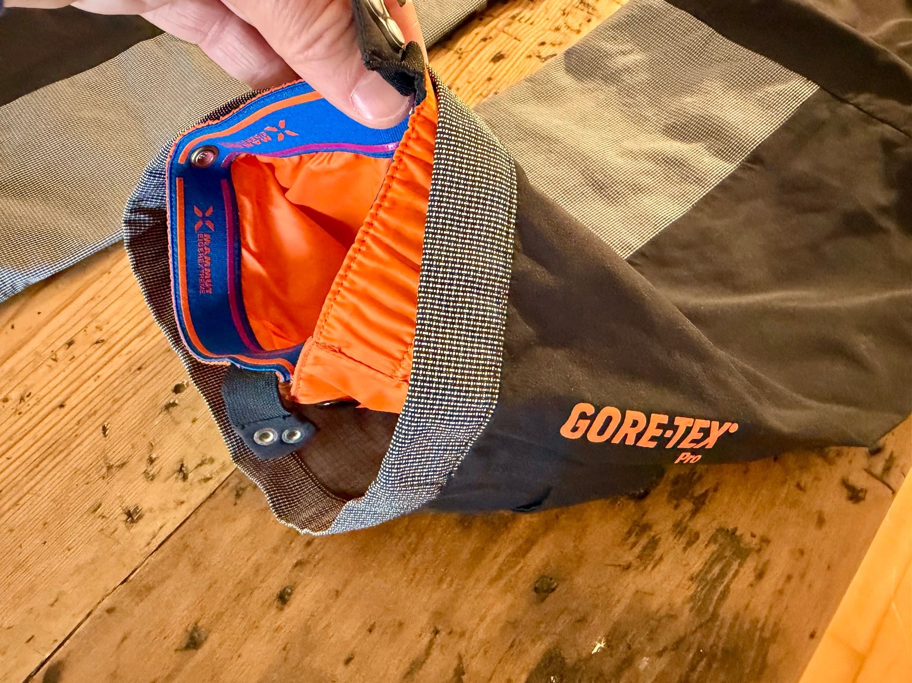 Mammut Pantaloni: Mammut Eiger Extrem Gore-Tex Pro Hardshellhose Damen Gr. 36 – Nuovo (secondo la descrizione) da Stäfa venduto da Bibi2 4
