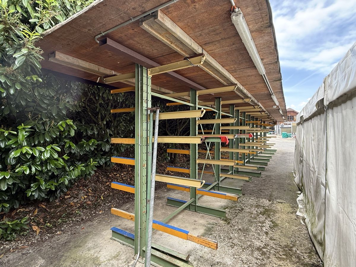 Scaffali: Langes Kragarmgestell mit Schaltafel Dach – Usato da grosswangen venduto da Poliniman0 4
