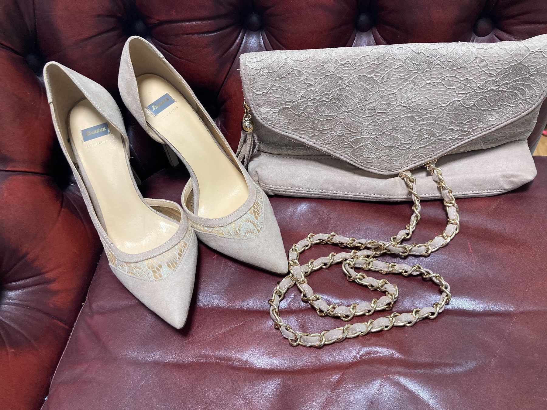 Scarpe da donna: Schöne Pumps in nude mit Spitzendetails – Nuovo (secondo la descrizione) da Uster venduto da Kalici1 3