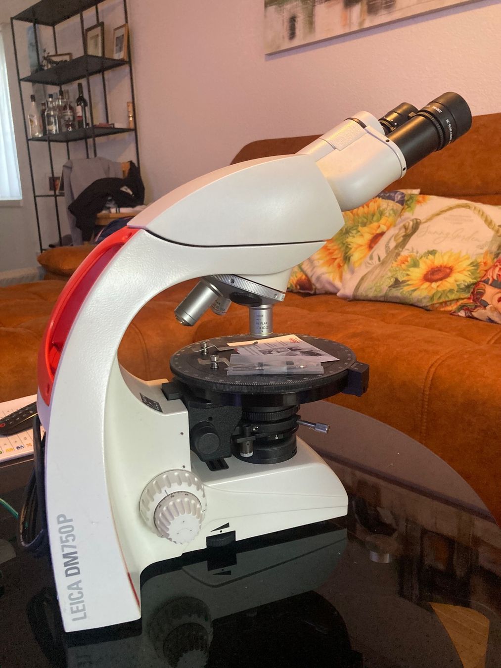Leica Microscopi: Leica Mikroskop DM750P – Usato da St. Margrethen SG venduto da Niarn