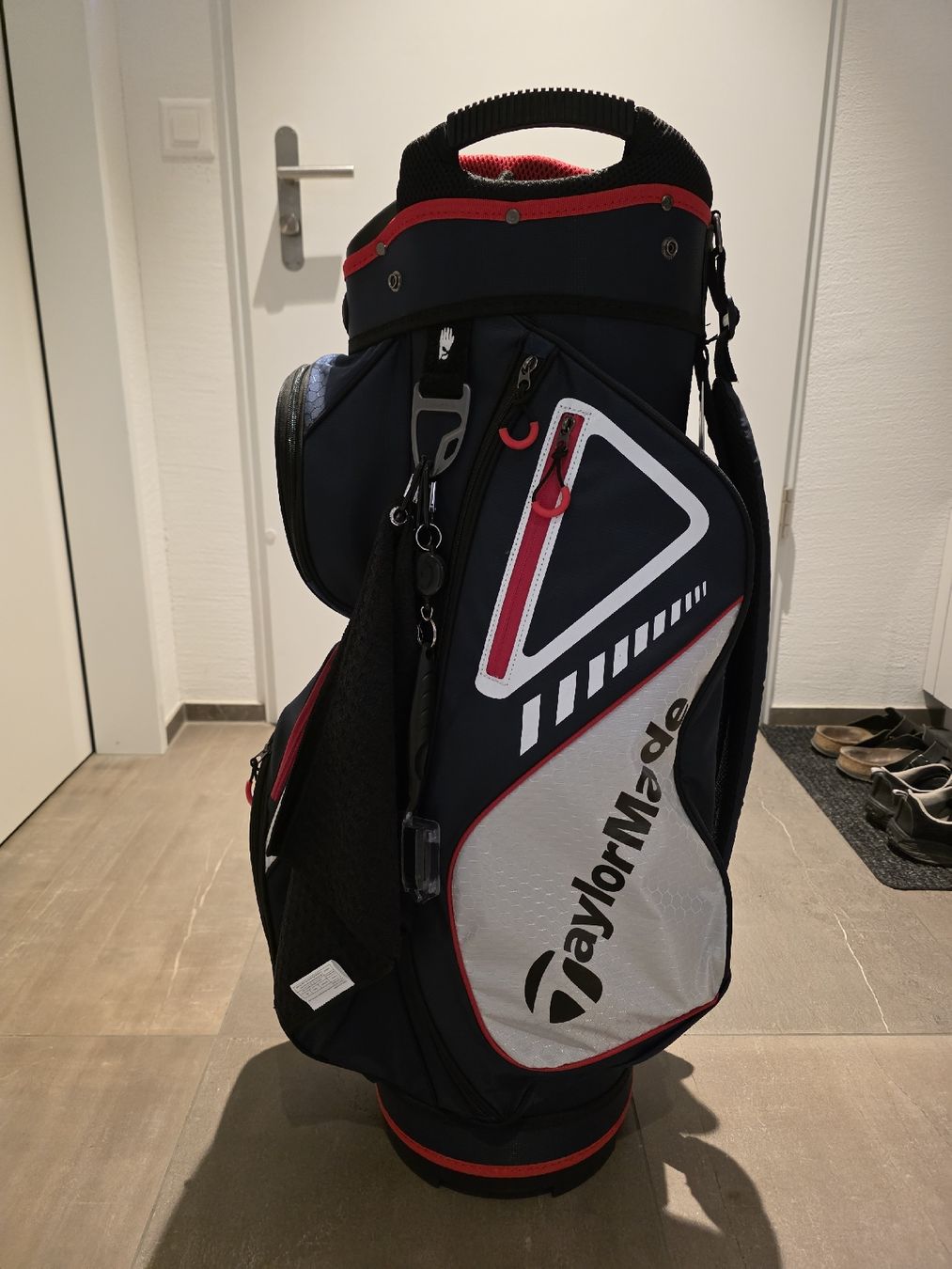 Taylor Made Borse: TaylorMade Cartbag Select Plus – Nuovo (secondo la descrizione) da Sarmenstorf venduto da sebi1975