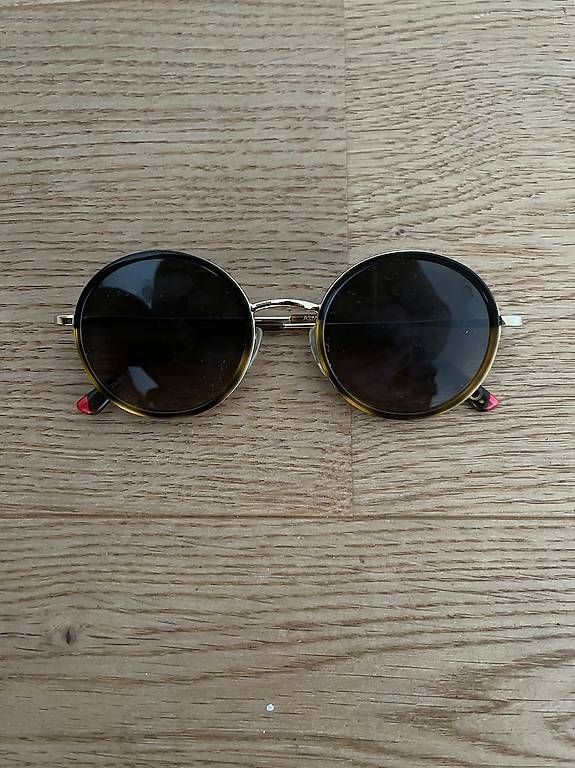 Brillen & Gläser: Sonnenbrille – Gebraucht aus Murten von bea_n5yn