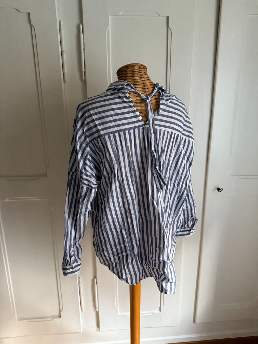 Zara Camicette: ZARA - Bluse blau-weiss gestreift M – Usato da Zürich venduto da Diazaio 2