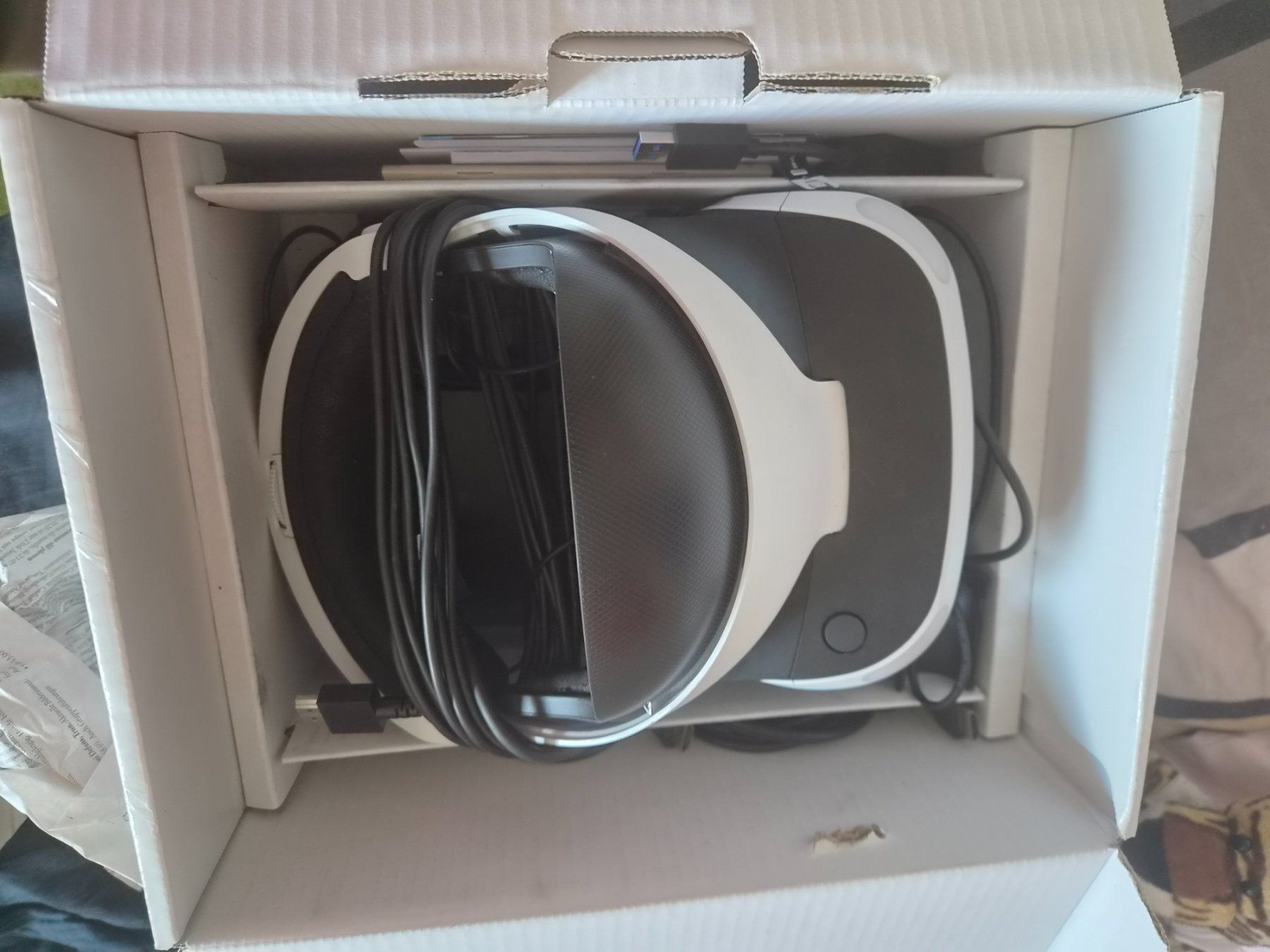 Casco VR: Sony PlayStation VR Brille komplett aber one controller – Usato da Diemerswil venduto da luk_5jb7