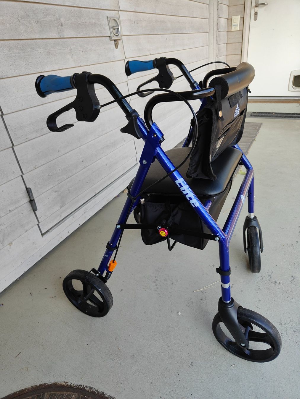 Gehhilfen: Rollator – Gebraucht aus Liebistorf von Stifumone 2