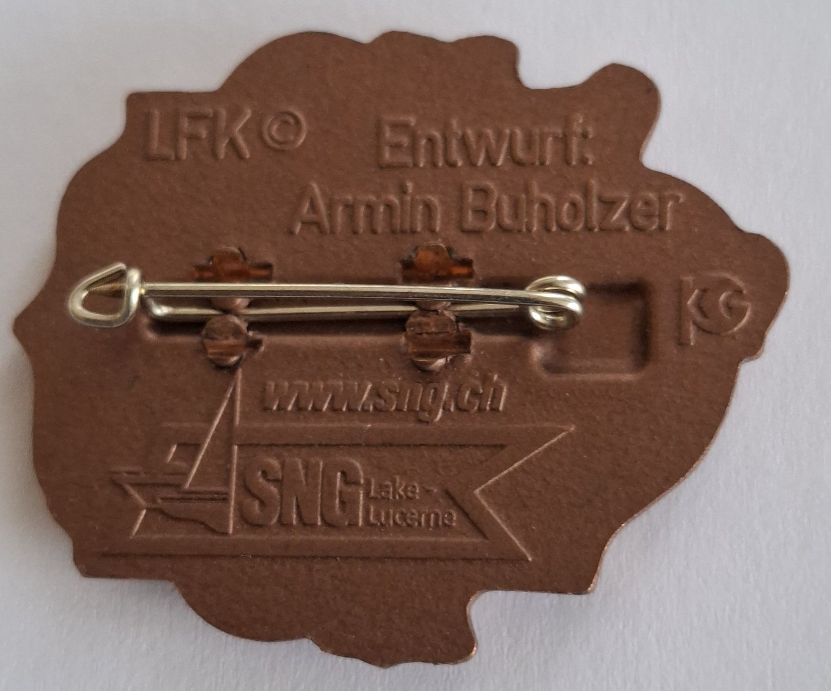 Placchette & Badge: Lozärn 10 Fasnachtsbrosche – Usato da Hinterkappelen venduto da Schampus 1