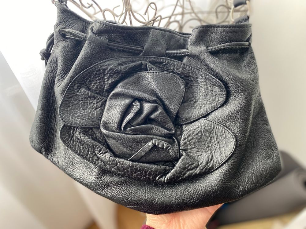 Sac à mains noir en cuir 1