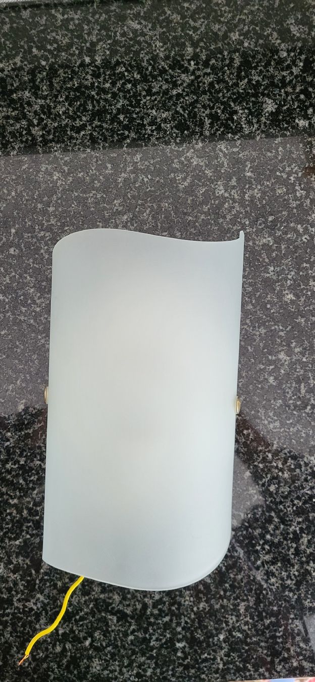 Lampade: Wandleuchte mit geschwungenem Glas – Usato da Hergiswil NW venduto da FuellCell 3