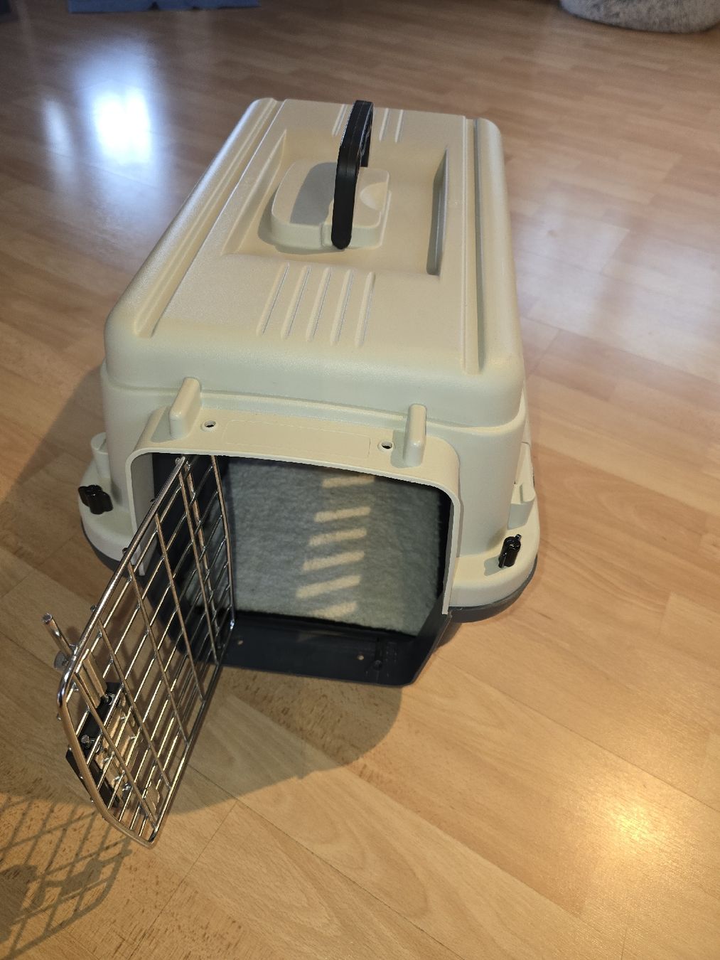 Gabbie, trasporto & Sicurezza: Hundebox für kleine Hunde oder Katzen – Usato da Gunzwil venduto da kuengma 2