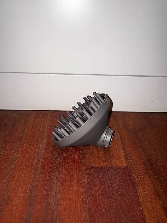 Lockenstäbe & Haarglätter: Dyson Airwrap Long TOP Zustand – Gebraucht aus Zürich von Laila_anni 4