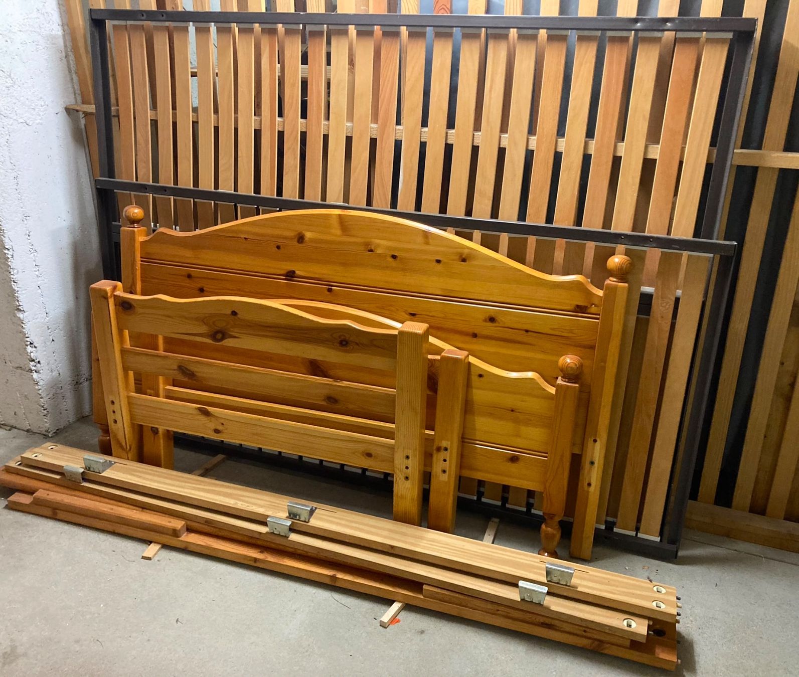 Letti: Lit bois de sapin – Usato da Fribourg venduto da ter_yh77 1