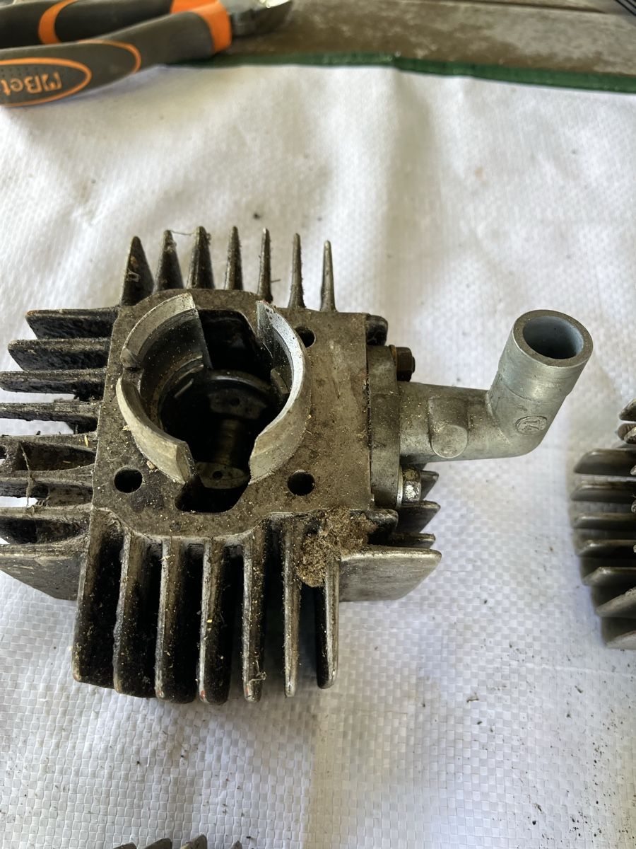 Autres fournitures industrielles: Zylinder und Kolben Mofa Töffli – Défectueux à Sempach par Brun1979 6