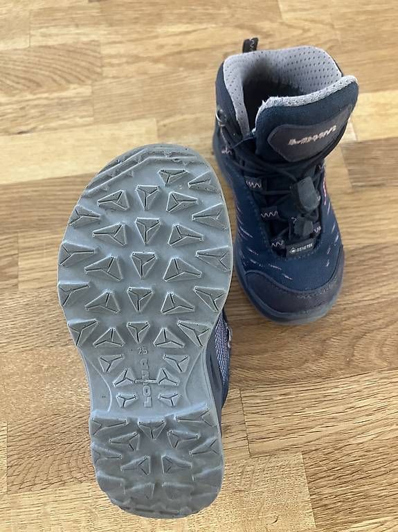 Scarpe per ragazzi: Lowa Wanderschuhe Grösse 25 – Usato da Thalwil venduto da manuela_balett 2