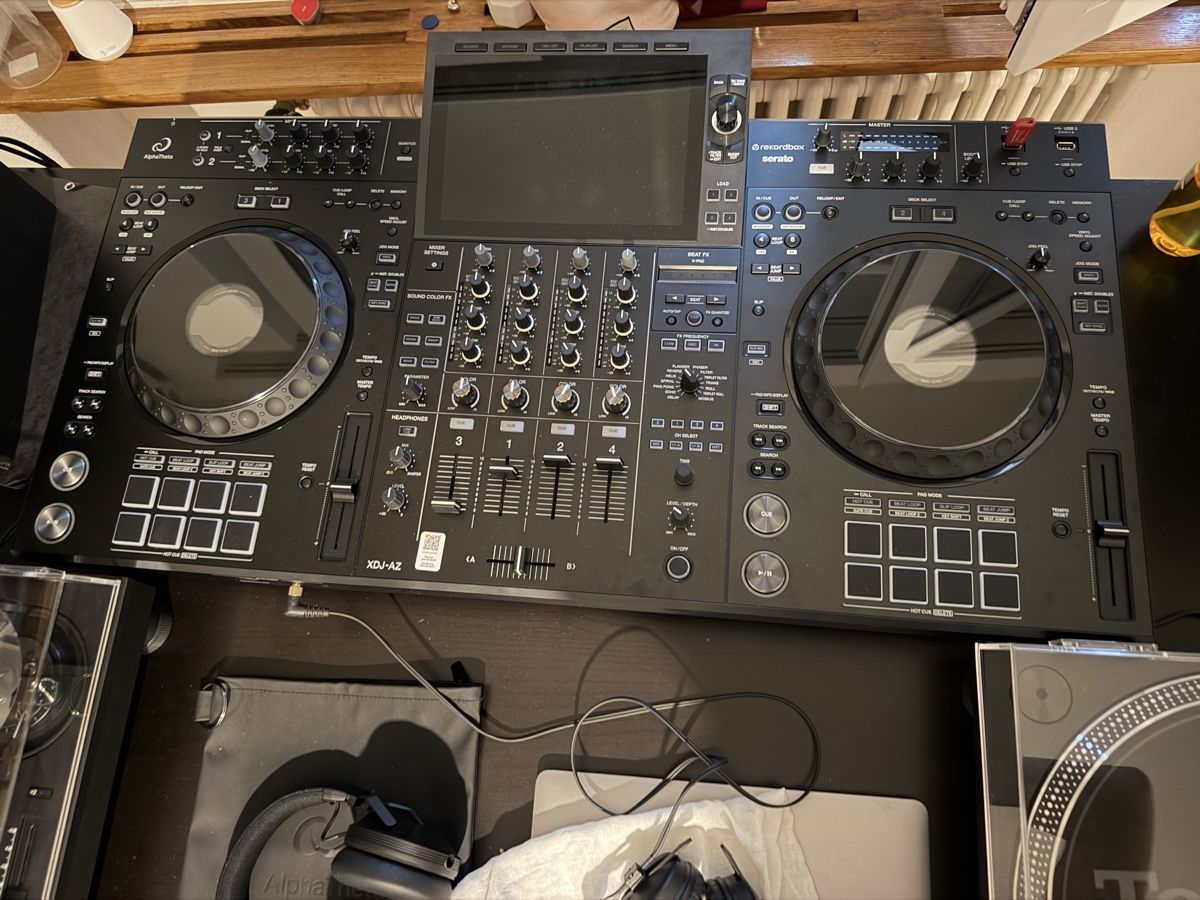 Pioneer Console di mixaggio: AlphaTheta Pioneer XDJ-AZ mit Deckel – Nuovo (secondo la descrizione) da Baden venduto da van_2g5b