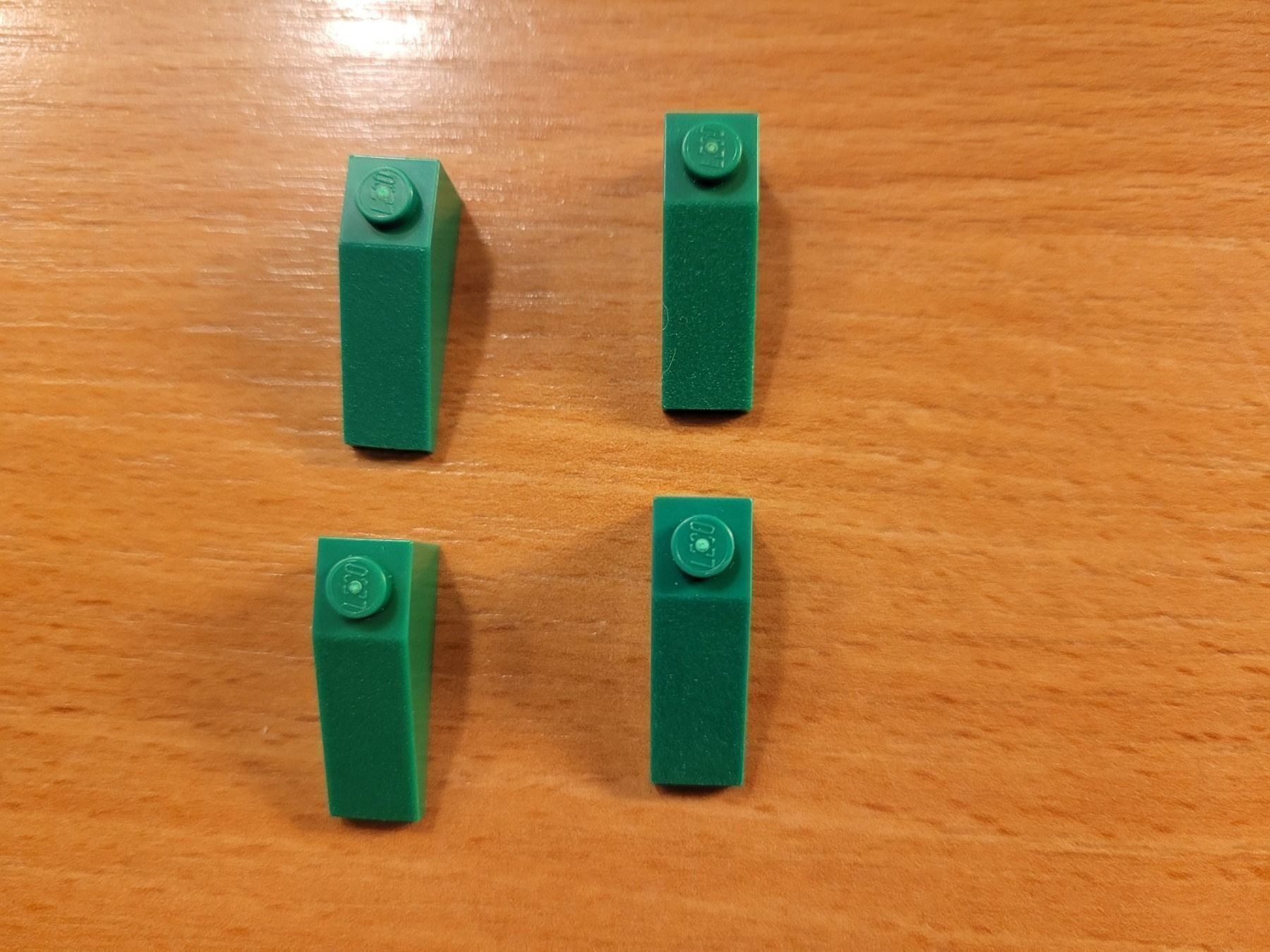 Lego Kit di costruzioni: Lego Steine 4 grüne Stück – Usato da Payerne venduto da tintin08