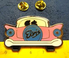 ELVIS PRESLEY CADILLAC AUTO PIN GLASIERT 2NÄGEL GROSSS 50mm