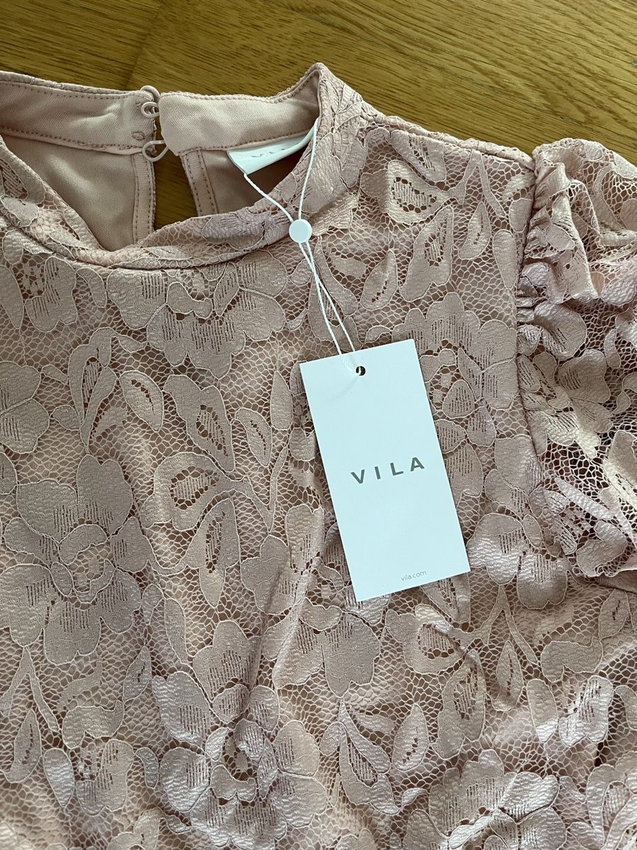 Vila Vestiti: Vila Spitzenkleid Hochzeit kurz rosa, Gr. M, neu – Nuovo e nell'imballaggio originale da Auenstein venduto da DailyFinds 1