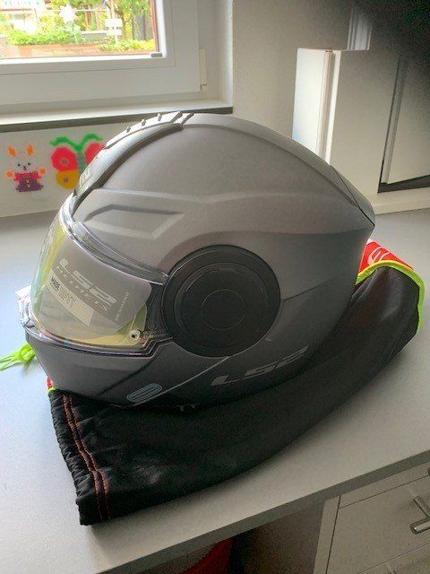Caschi & visiere: Motorradhelm – Nuovo e nell'imballaggio originale da Menznau venduto da Ganggo1. 9