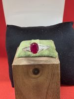 Ring mit rotem Stein und Zirkonia silberfarben neu