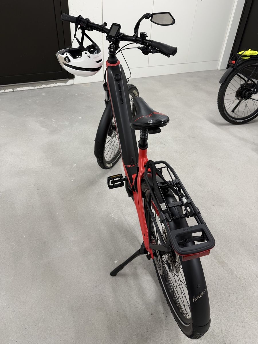 Moustache Biciclette: E-Bike Merida rot  NEU – Nuovo e nell'imballaggio originale da Merlischachen venduto da Joly44