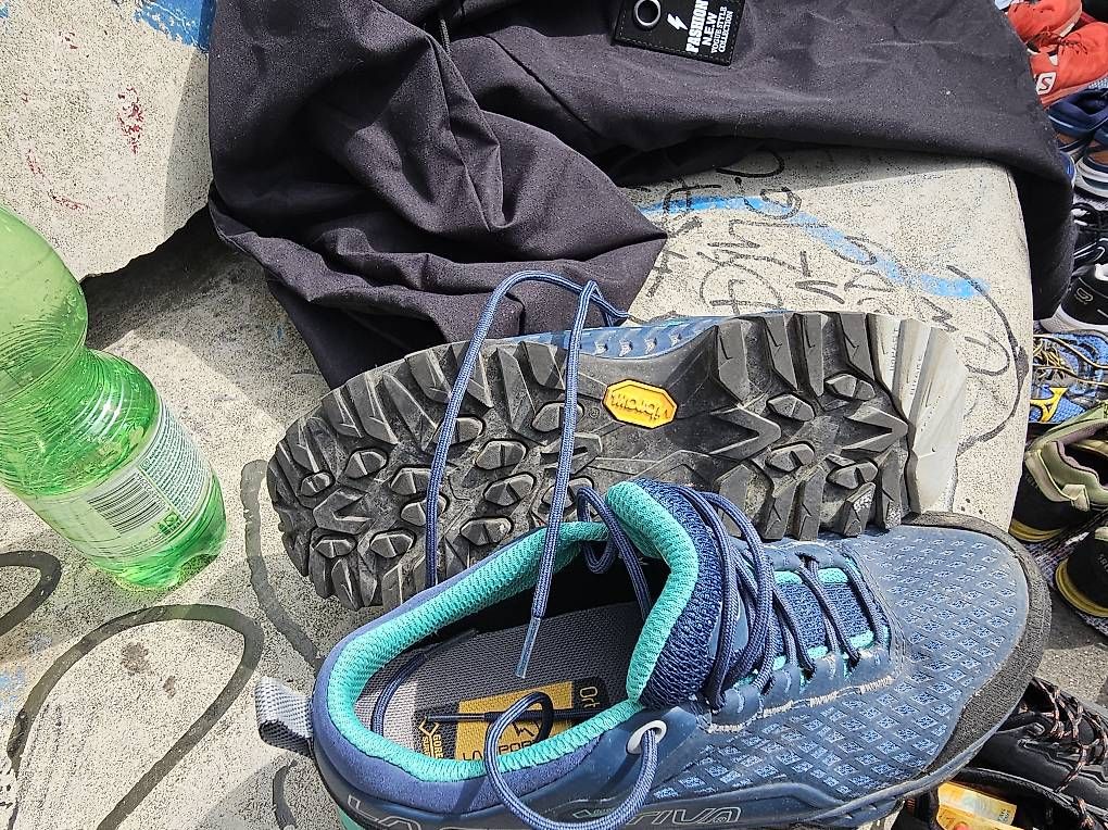 Scarpe da donna: La sportiva, grosse 37 – Usato da Thun venduto da Plaki