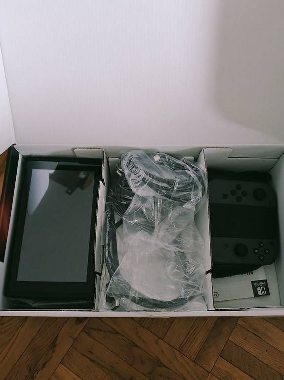 Console: Nintendo switch 32go – Usato da La Chaux-de-Fonds venduto da Honit