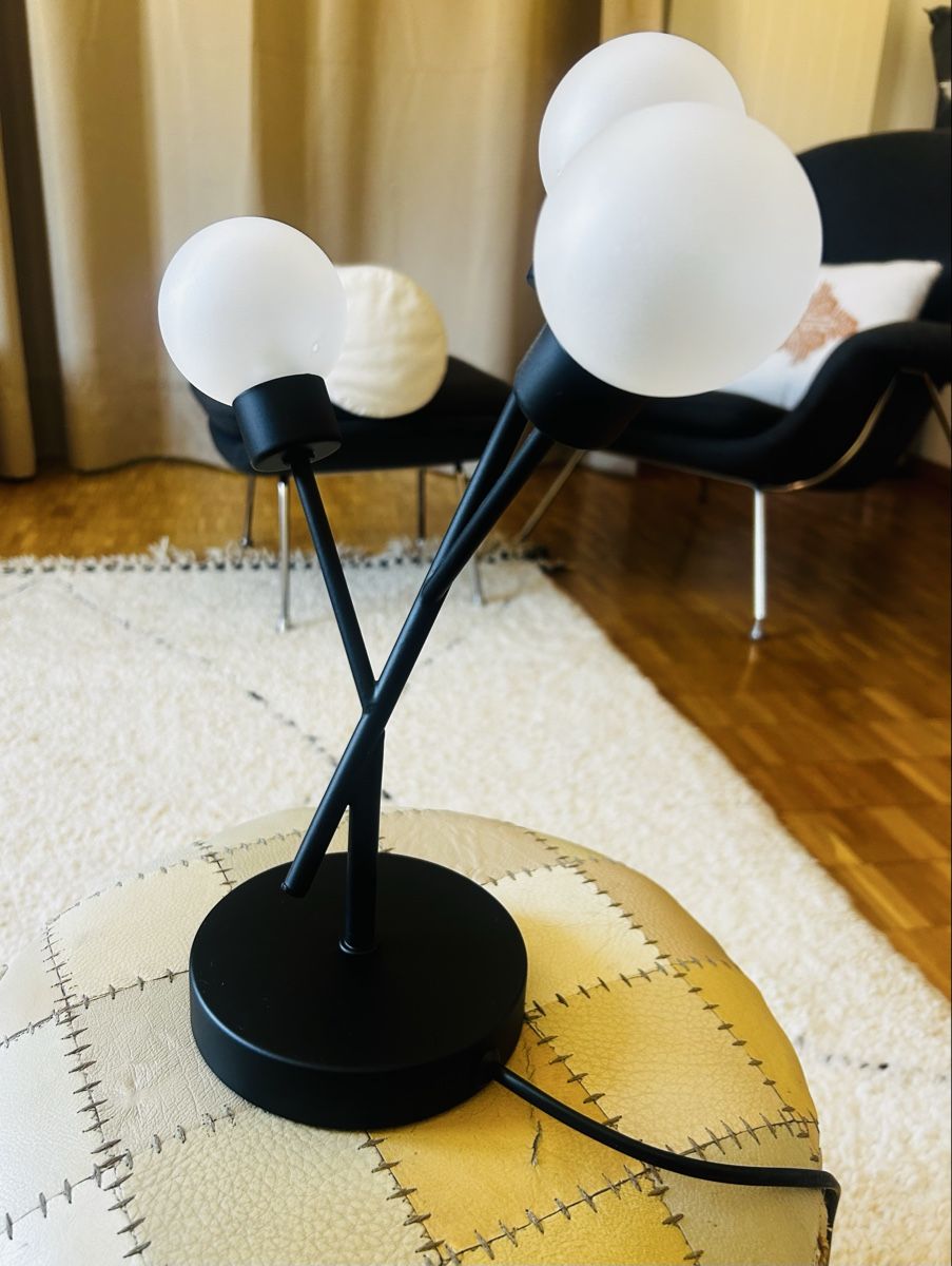 Lampade: Tischlampe schwarz 3 Bälle/Spheren – Usato da Zürich venduto da cdu_8jxf 1