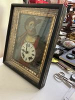 Antike Wanduhr mit Wilhelm Tell
