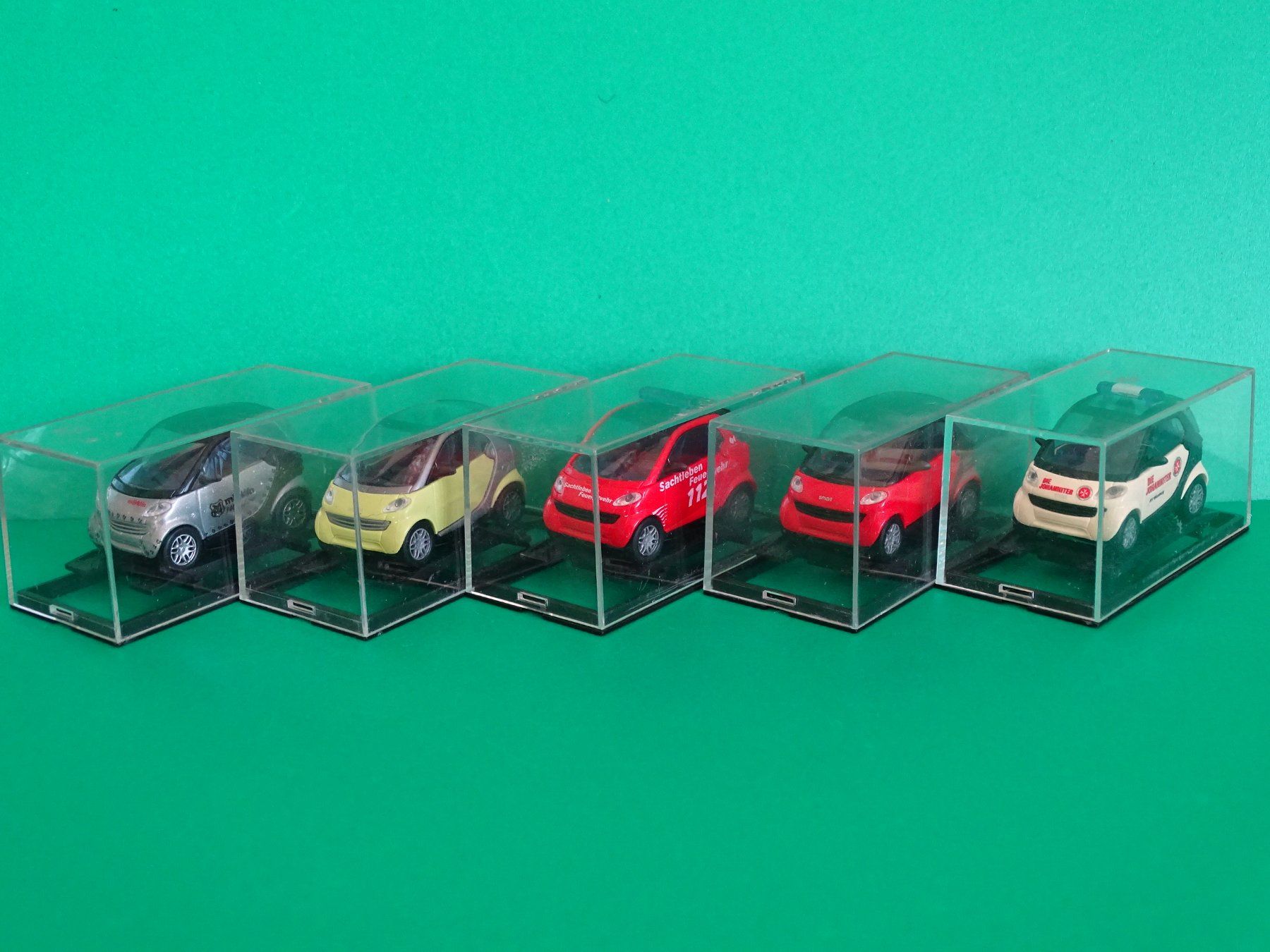 Busch Modellini d'auto: 5x Smart von Busch 1/87 – Nuovo (secondo la descrizione) da Bretzwil venduto da Meex 2