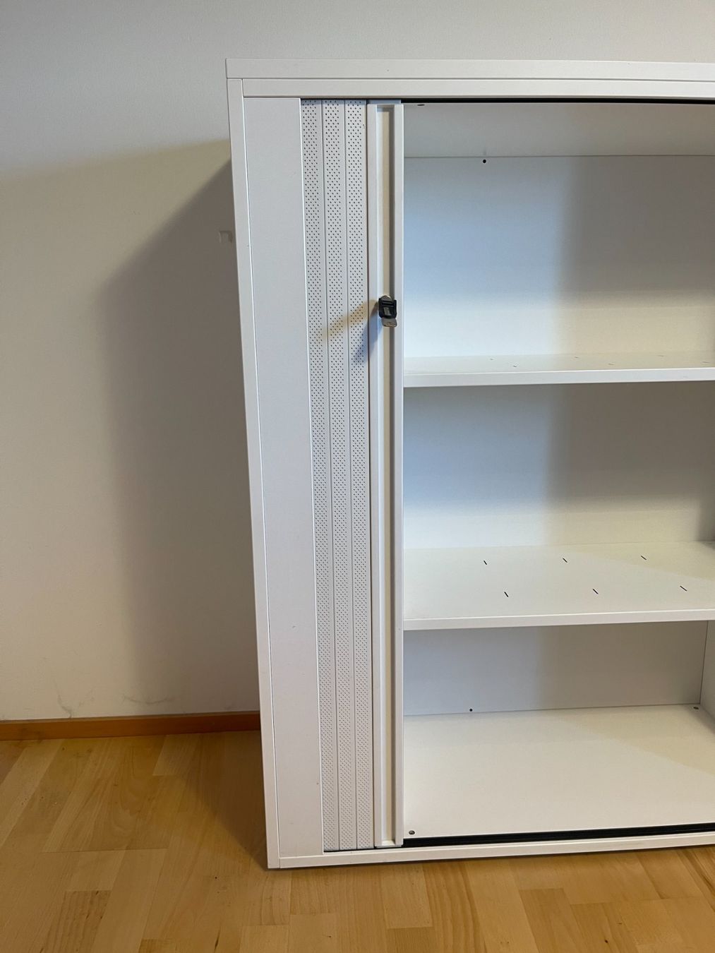 Lista Armadi: Hochwertiger  Lista Office LO Rolladenschrank – Usato da Siblingen venduto da Woltersdorf50 5