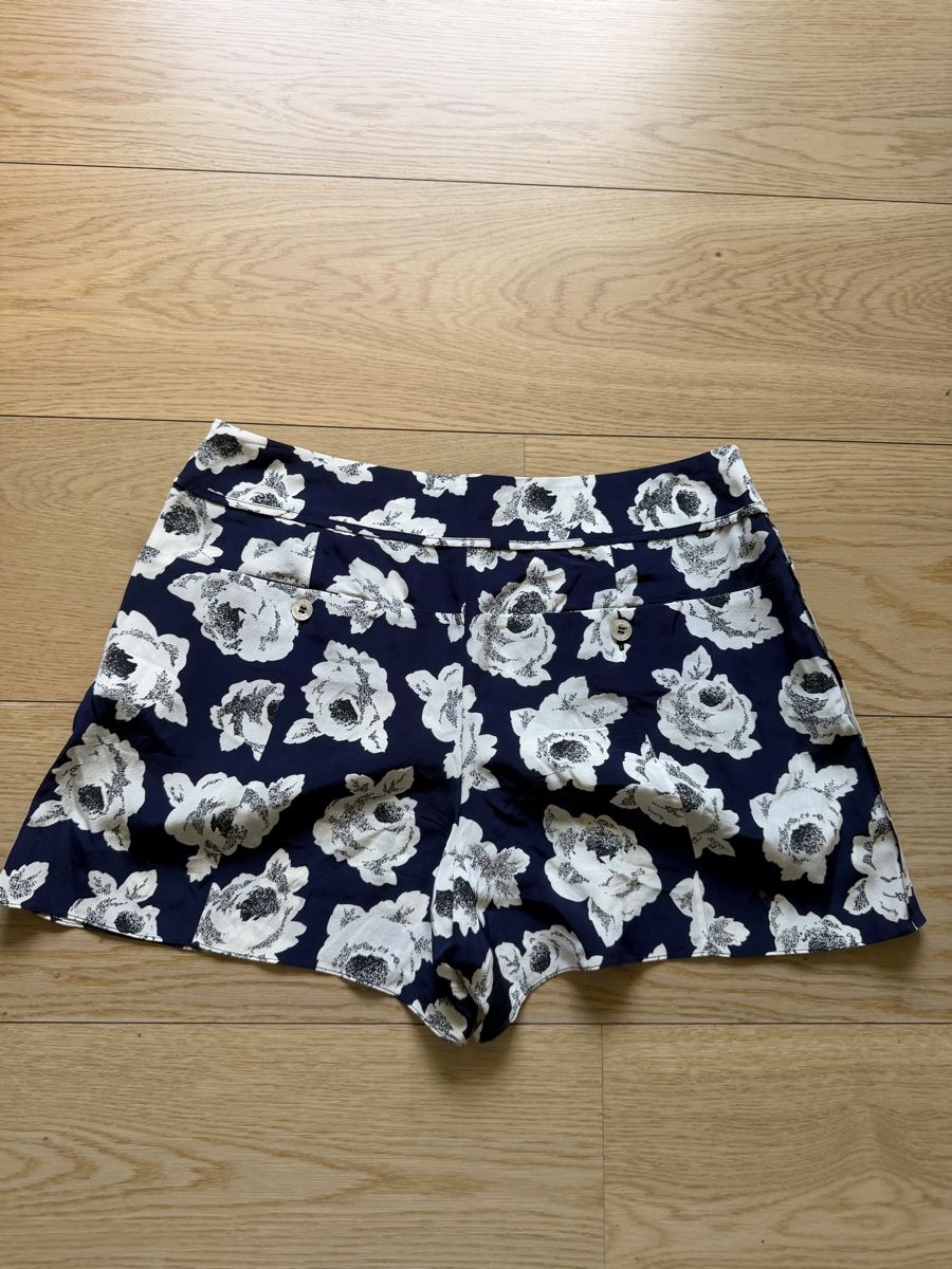 Nina Ricci Hosen: Nina Ricci shorts – Gebraucht aus Zürich von cha_y9x8 2