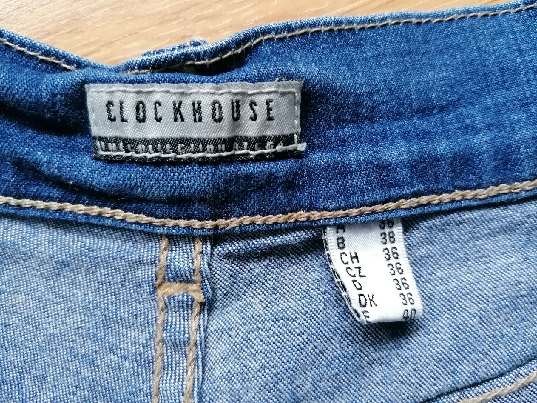 Pantaloni: Shorts Gr. 36 – Usato da Büttikon AG venduto da Amineah 1