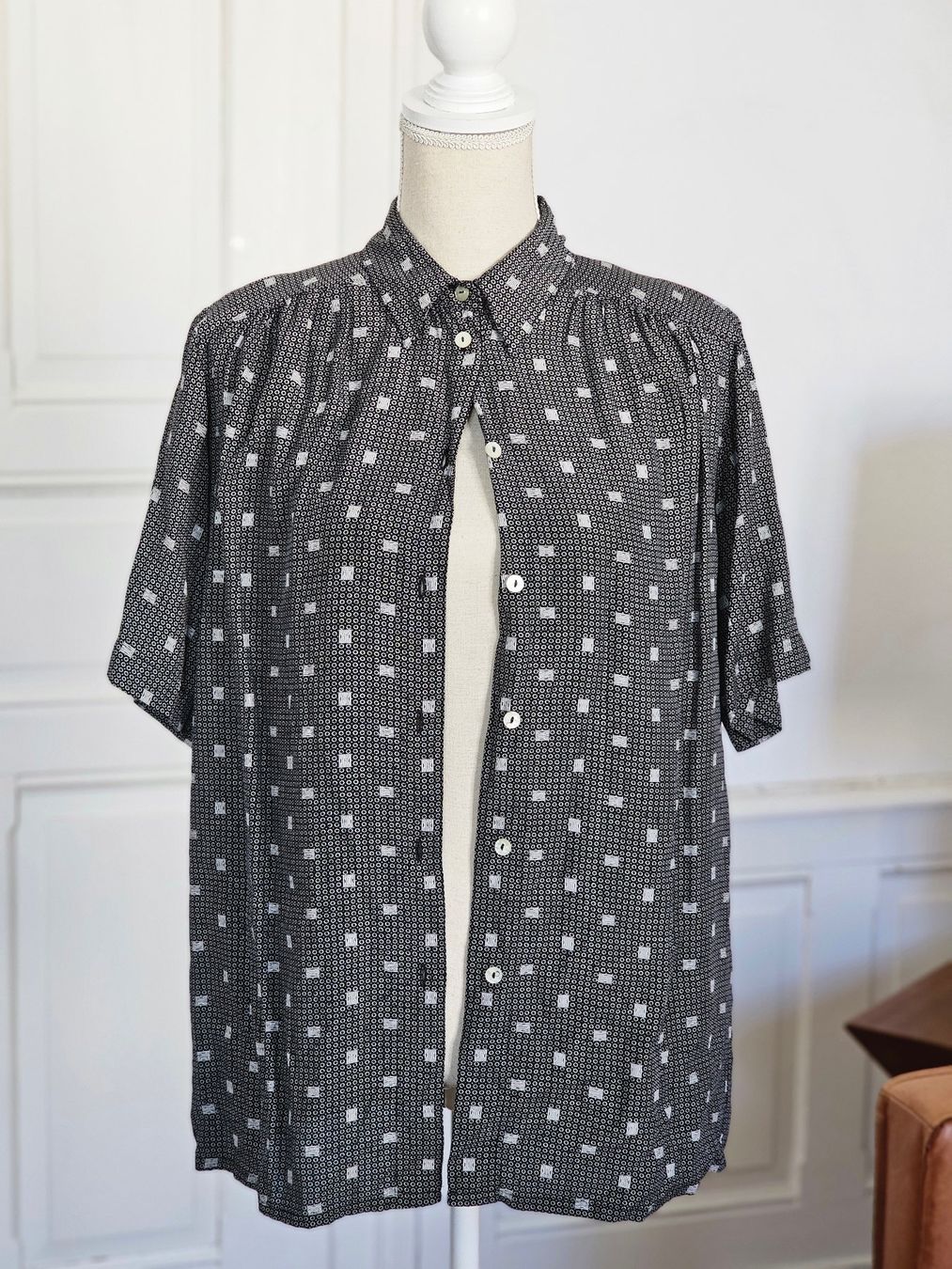 C&A Blusen: Vintage Bluse, schwarz-weiss gemustert, Gr. M/L – Gebraucht aus Ried-Brig von Zzyzx 2