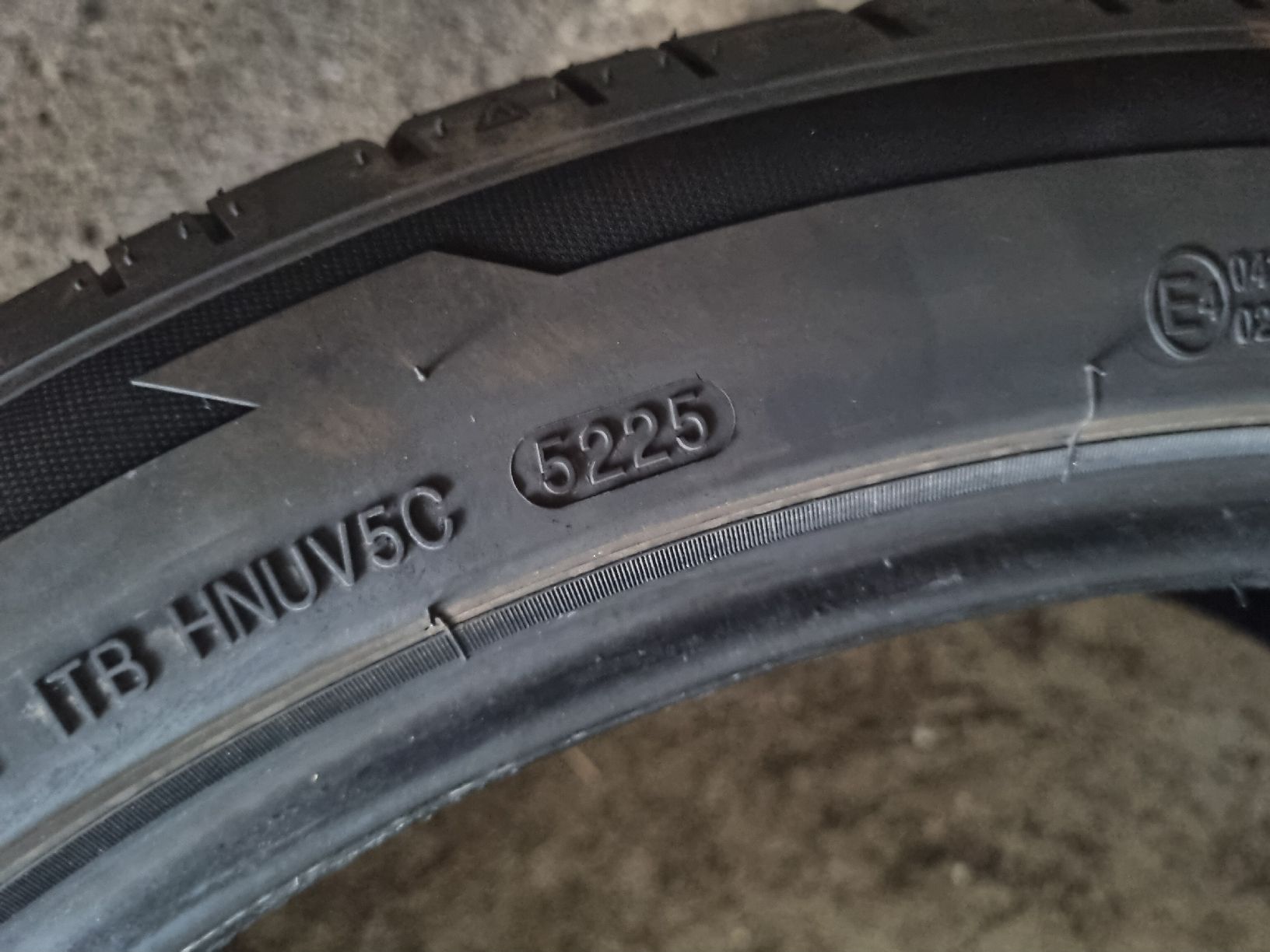 Pneumatici & Ruote complete: Sommer Reifen 245 40 R21 – Usato da Wallisellen venduto da Azx2648 1