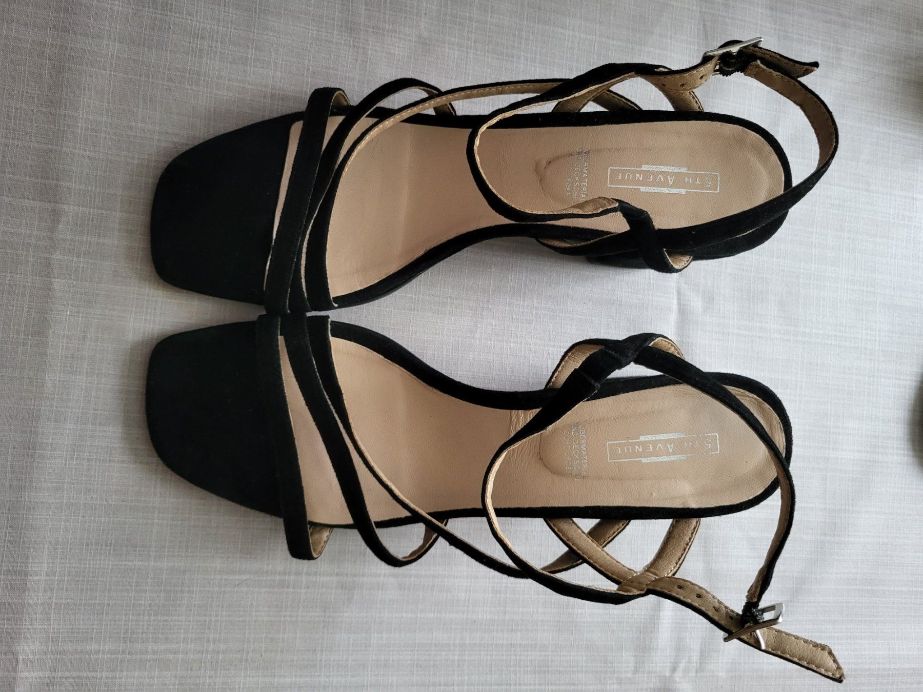 Scarpe da donna: Elegante Sandale Gr. 40 Avenue – Usato da Mollis venduto da reiver