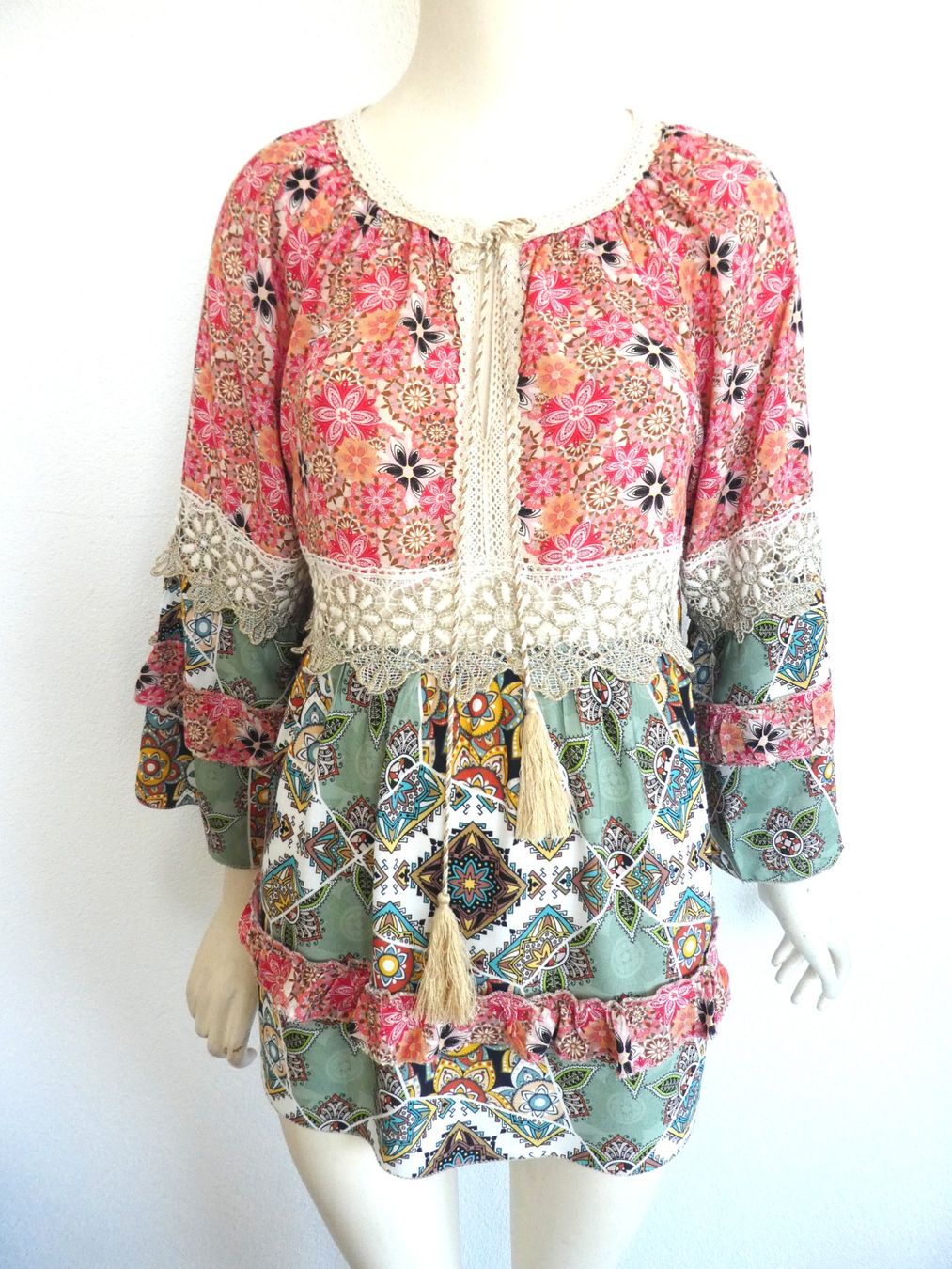 Chemisiers: leichte Bluse Hippie Boho Multicolor schöne Details, Gr. M/L – D'occasion à Berneck par chouchou1415